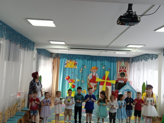 Поздравление от группы Знайки Поздравление от группы Знайки.