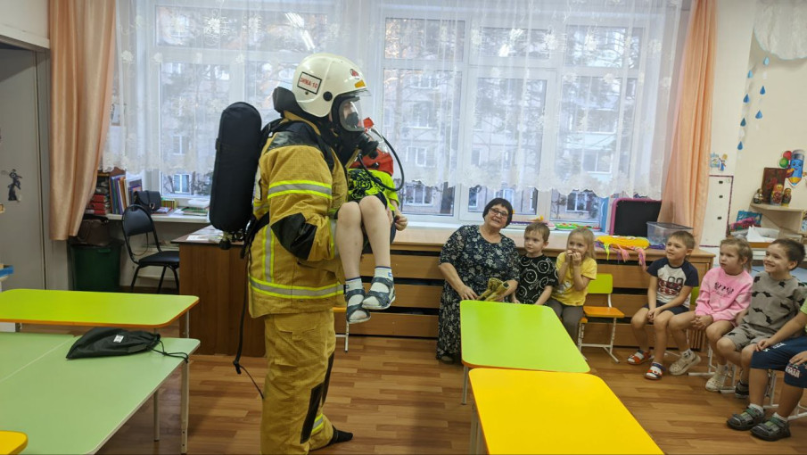 "Мы познаём мир профессий" в рамках краевой акции "Три П: Принимаем, понимаем, помогаем" "Мы познаём мир профессий" в рамках краевой акции "Три П: Принимаем, понимаем, помогаем".
